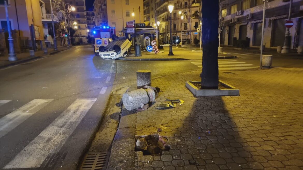 Salerno Incidente Stradale A Torrione Si Ribalta Con L Auto Liratv